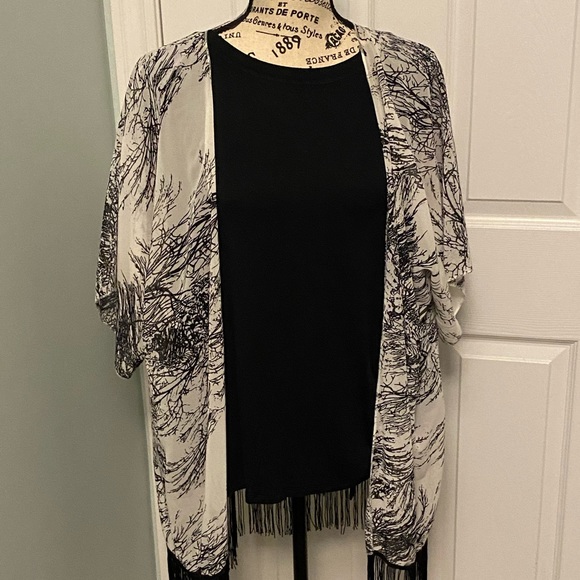 🎈Kimberly C size O/S open front kimono shawl - Picture 2 of 13